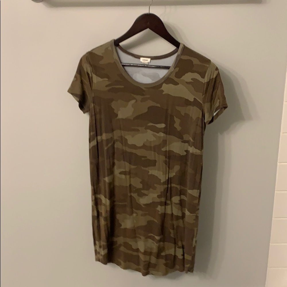 💕2 for $15💕Garage camo Tshirt dress size Small